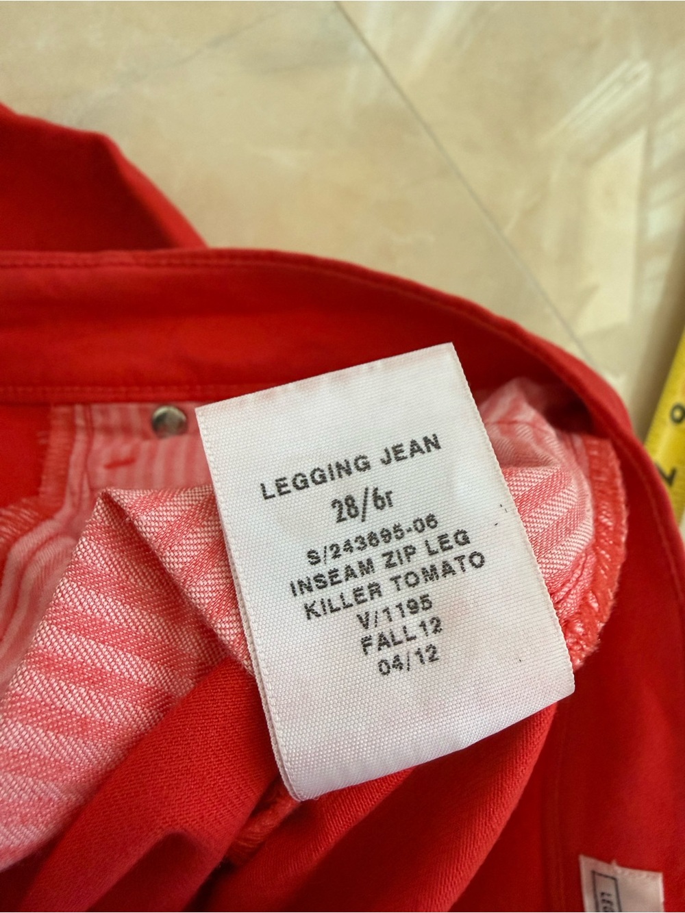Red legging Jean - Picture 6 of 7